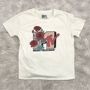 NWOT MTV off white flowers tee shirt women top L
